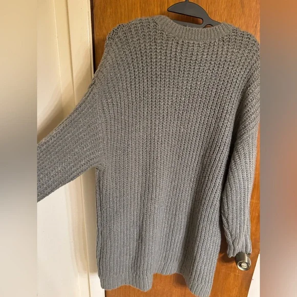 NWT Torrid size 1 (1X 14-16) gray sweater with bead lightning bolt detail - Picture 8 of 13